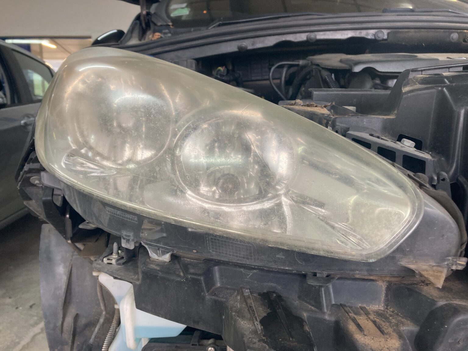 Rénovation Phare Carrosserie Pernet Pralon Dole